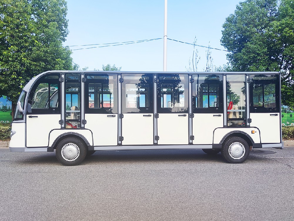 景区出行的选择：使用电动观光车环保又便捷