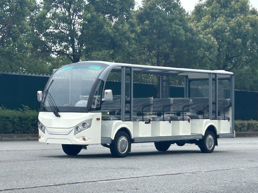 17座敞篷观光车六排向前