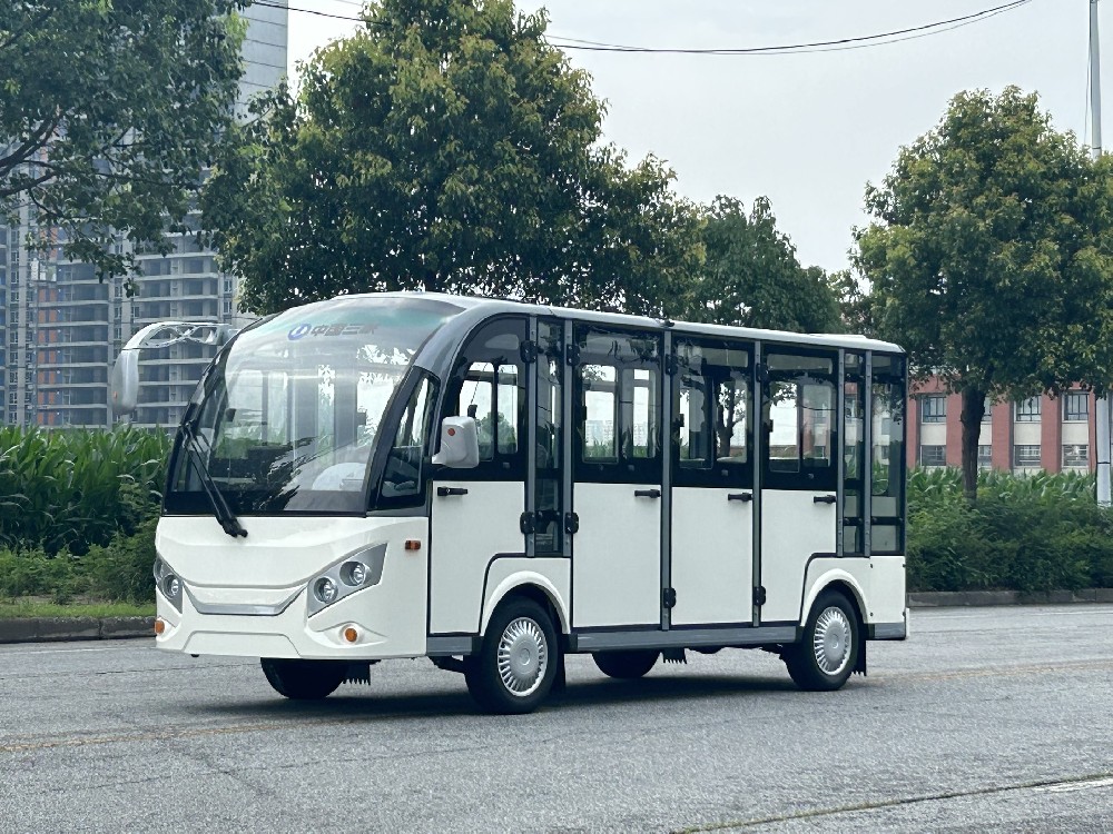 11座封闭观光车
