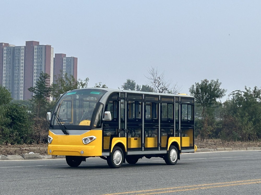 14座封闭观光车